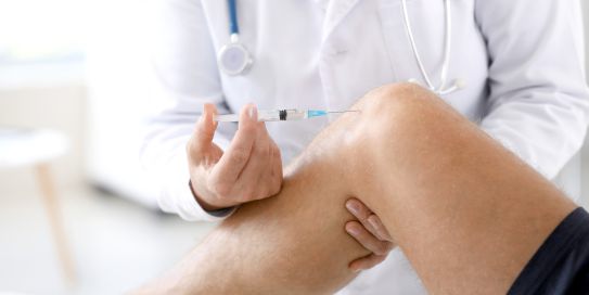 Hyaluron bei Arthrose: Wie kann die „Gelenkspritze“ helfen?